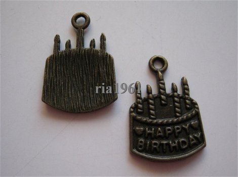 bedeltje/charm keuken: verjaardagstaart brons - 22x15 mm - 1