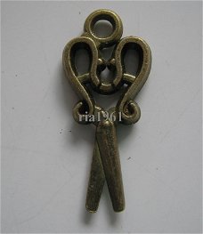 bedeltje/charm handwerken:schaar brons - 28 mm