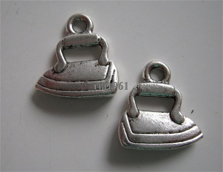 bedeltje/charm handwerken:strijkijzer - 17 mm - 1