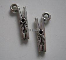 bedeltje/charm handwerken: knijper - 19x8 mm