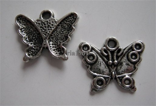 bedeltje/charm vlinders:vlinder 05 -15x18 mm - 1