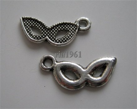 bedeltje/charm maskers:mini-maskertjes-16x7 mm:10 voor 0,75 - 1