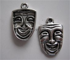 bedeltje/charm maskers : masker smile -24x16 mm