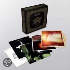 Kings Of Leon - The Collection Box ( 6 Discs ,5 CD & 1 DVD) (Nieuw/Gesealed)