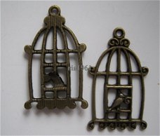 bedeltje/charm vogels:vogelkooi groot plat 2 brons - 34x21mm