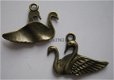 bedeltje/charm vogels:zwanen brons - 28x20 mm - 1 - Thumbnail