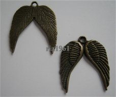 bedeltje/charm vogels: vleugels brons - 22x20 mm