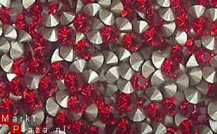 Swarovski 1028 Light Siam 2mm pp14 10 Stuk - 1