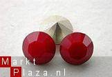 Swarovski 1028 Dark Red Coral 2mm pp14 10 Stuk. - 1