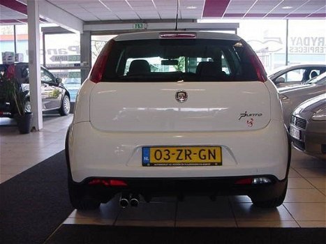 Fiat Punto - 1.4 16V TURBO 3DR GRANDE - 1