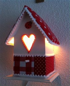 Vogelhuisje met lampje in rood-wit