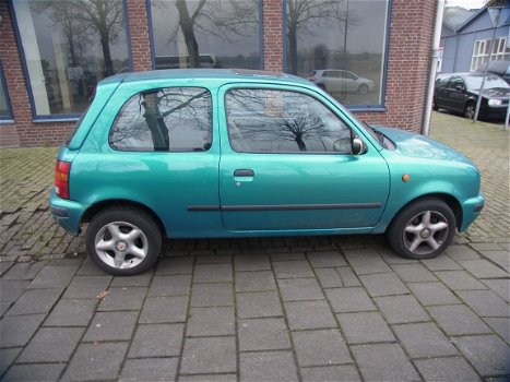 Nissan Micra 1.3 Automaat Plaatwerk en Diverse Onderdelen - 2