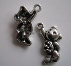 bedeltje/charm baby : troetelbeertje - 22x12 mm