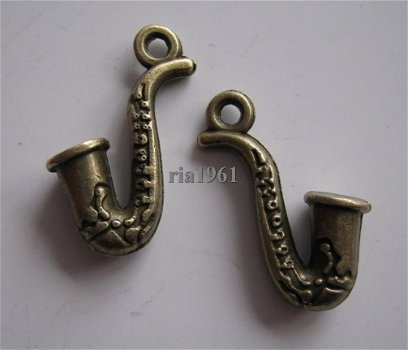 bedeltje/charm muziek :saxofoon 2 brons - 21x13 mm - 1