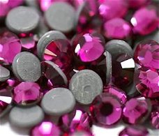 Swarovski 2028 Fuchsia Hotfix 5mm Per Stuk