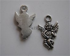 bedeltje/charm kerst:engeltje met gitaar -17x11 mm