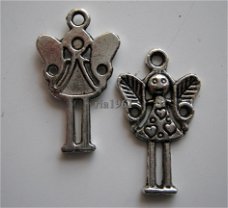 bedeltje/charm kerst:meisjesengel - 24x15 mm (nog 6 st.)