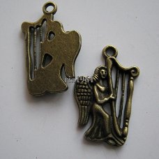 bedeltje/charm kerst: engel met harp brons - 23x14 mm