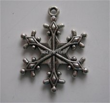 bedeltje/charm kerst:sneeuwster 12 - 29 x22 mm