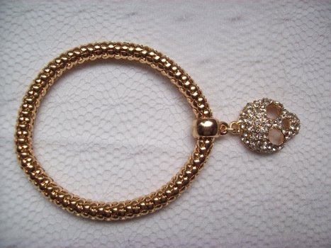 luxe armband goud met skull hanger vol swarovski kristal-letjes hippiemarkt - 3