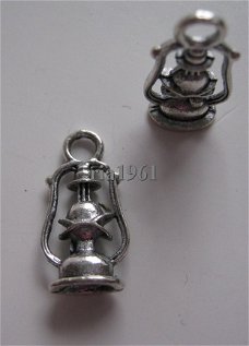 bedeltje/charm  inboedel : olielampje - 16 mm