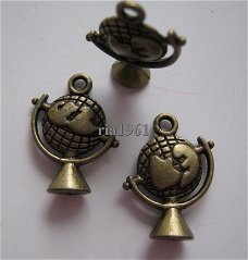 bedeltje/charm inboedel : globe brons - 21 mm