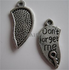 bedeltje/charm overig:don't forget me - 25x12 mm