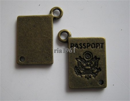 bedeltje/charm overig:paspoort brons - 18x12 mm - 1