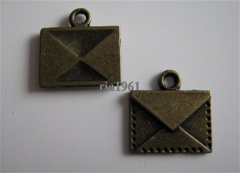 bedeltje/charm overig :envelopje brons -15x14 mm - 1