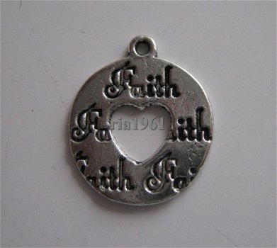 bedeltje/charm overig; cirkel faith - 18,5x15,5 mm - 1