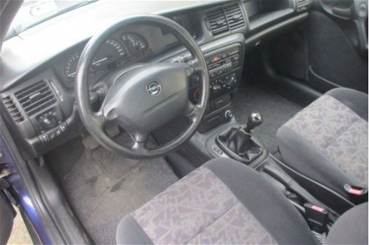 Opel Vectra - 1.6i-16V GL - 1