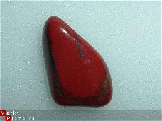 #24 Rode Jaspis Red Jasper Knuffel-trommelsteen