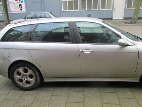 ALFA ROMEO 156 SPORTWAGON Bouwjaar 2000 1.9 jtd Plaatwerk - 2