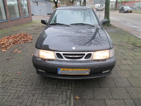 Saab 9-3 2001 Zwart Plaatwerk en Onderdelen Sloopauto inkoop Den haag - 3