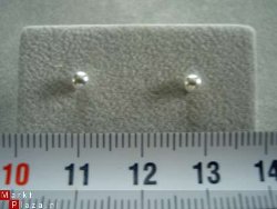 Zilveren (2,3,4,5,6mm) oorbellen bolletjes
