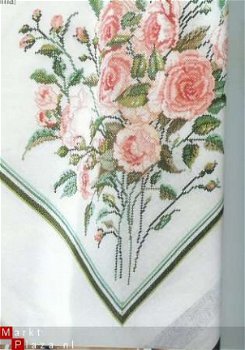 borduurpatroon 3010 tafelkleed en servetten met rozen - 1