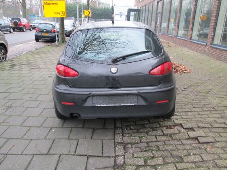 Alfa Romeo 147 2004 Plaatwerk en Onderdelen - 4