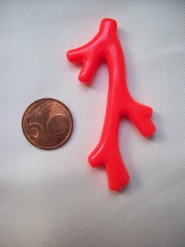 koraaltakje resin hanger in koraal rood en wit 3 voor 1 euro - 2