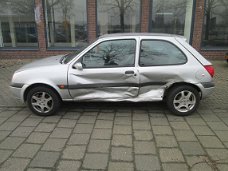 Ford Fiësta 1.2 16 v 2001 Plaatwerk en  Onderdelen