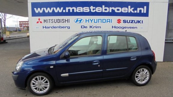 Renault Clio - 1.6 16v 5drs. Initiale 1.6 16v 5drs. Initiale Staat in Hardenberg - 1