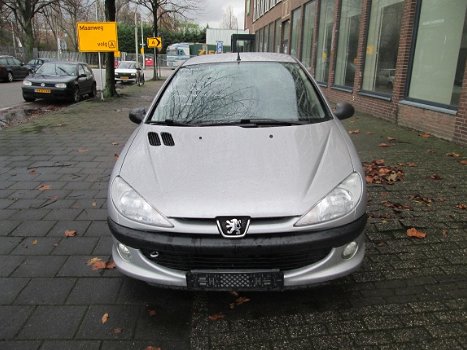 Peugeot 206 1.6 Bouwjaar 2000 Dynamo Sloopauto inkoop Den haag - 4