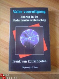 Valse vooruitgang door Frank van Kolfschooten