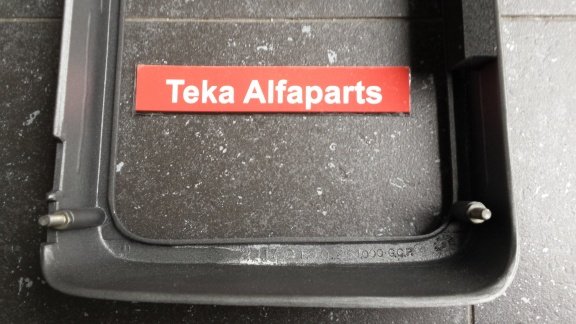 Alfa Romeo Alfetta Sedan koplamp kap 117.01.90.251 NOS - Afbeelding 5