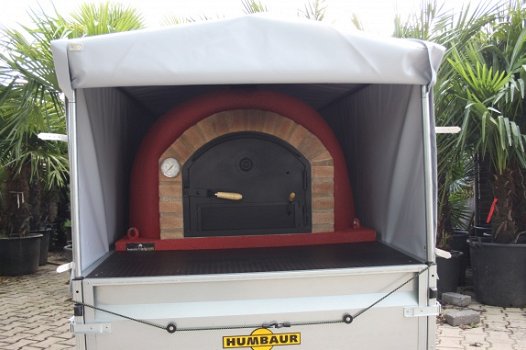 Geïsoleerde pizzaoven op aanhangwagen TE HUUR - 1