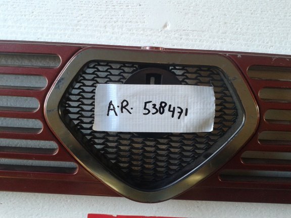 Alfa Romeo 33 Quadrifoglio Grille NOS - Afbeelding 2