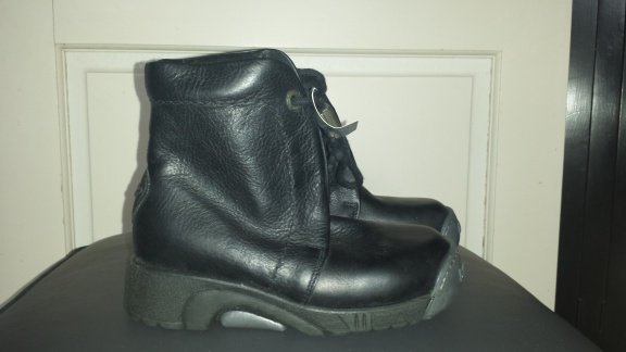 Bumper nieuwe zwarte schoenen / laarzen maat 31 - 2