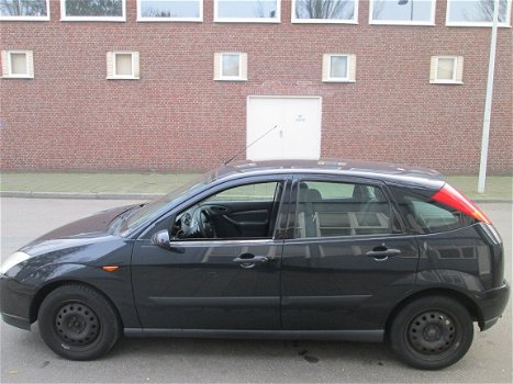 Ford Focus 1.6 16 v Zwart bouwjaar 2000 Plaatwerk en Onderdelen - 4