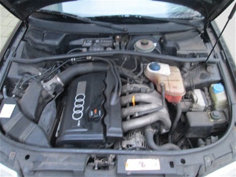 Audi a4 1.8 20v 5v Plaatwerk en Onderdelen Sloopauto inkoop Den haag - 6