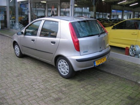 Fiat Punto - 1.2 16v 80pk speedgear automaat 5drs - 1