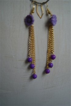 lange oorbellen goud met paarse bloemetjes en kralen oorhangers hippiemarkt - 2